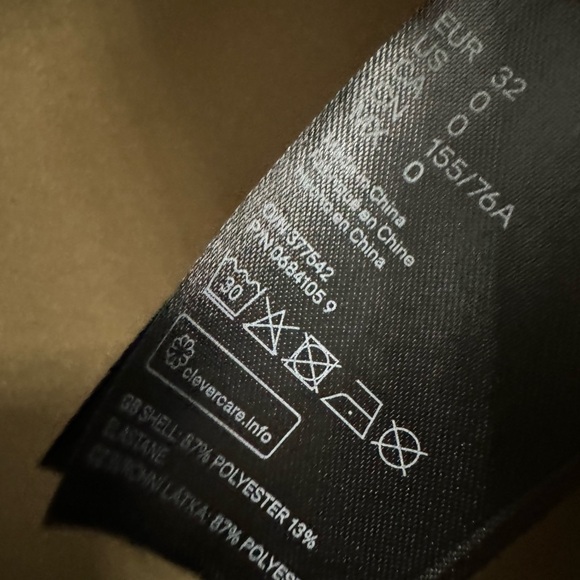 Women's Coat - Picture 6 of 6